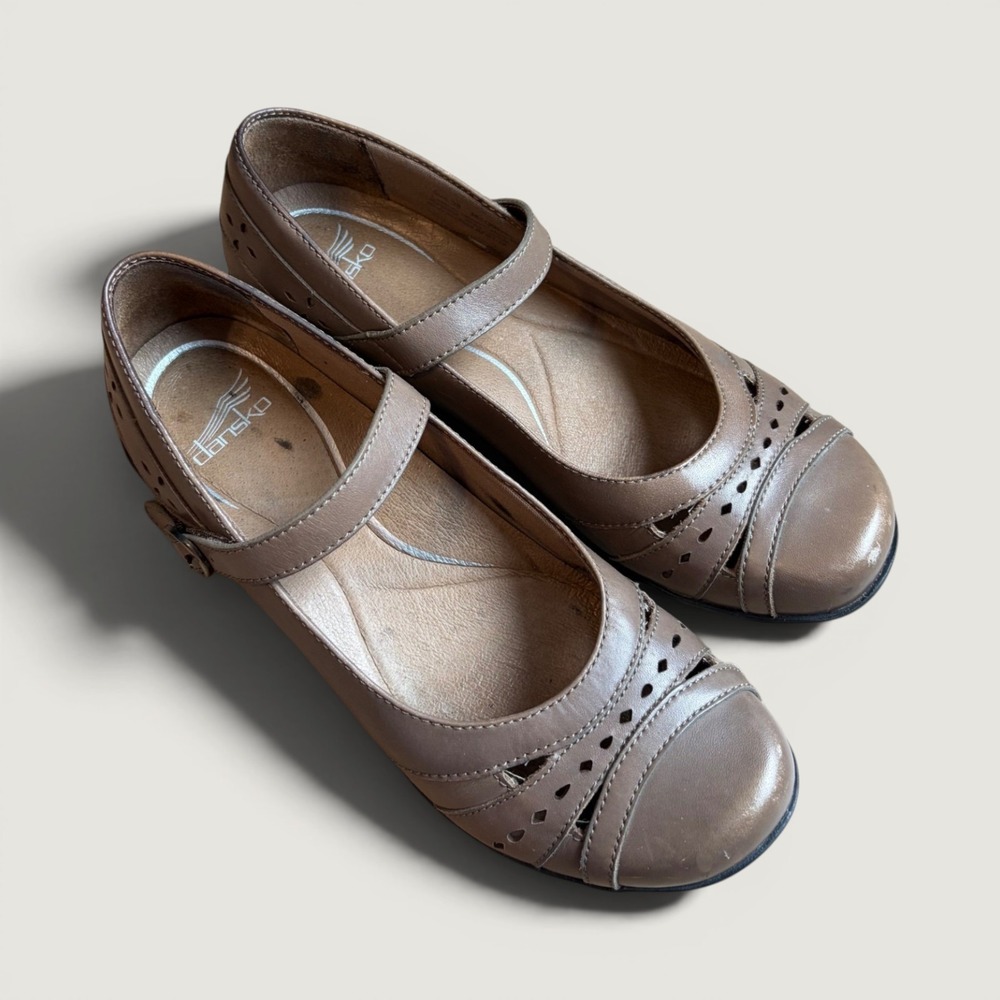 Dansko Taupe Leather Mathilda Mary Jane Pumps Cottagecore Shoes EU 38 US 7.5-8